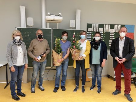 Alter Vorstand de Fördervereins mit Rektor Schey und Konrektorin Ilona Reder